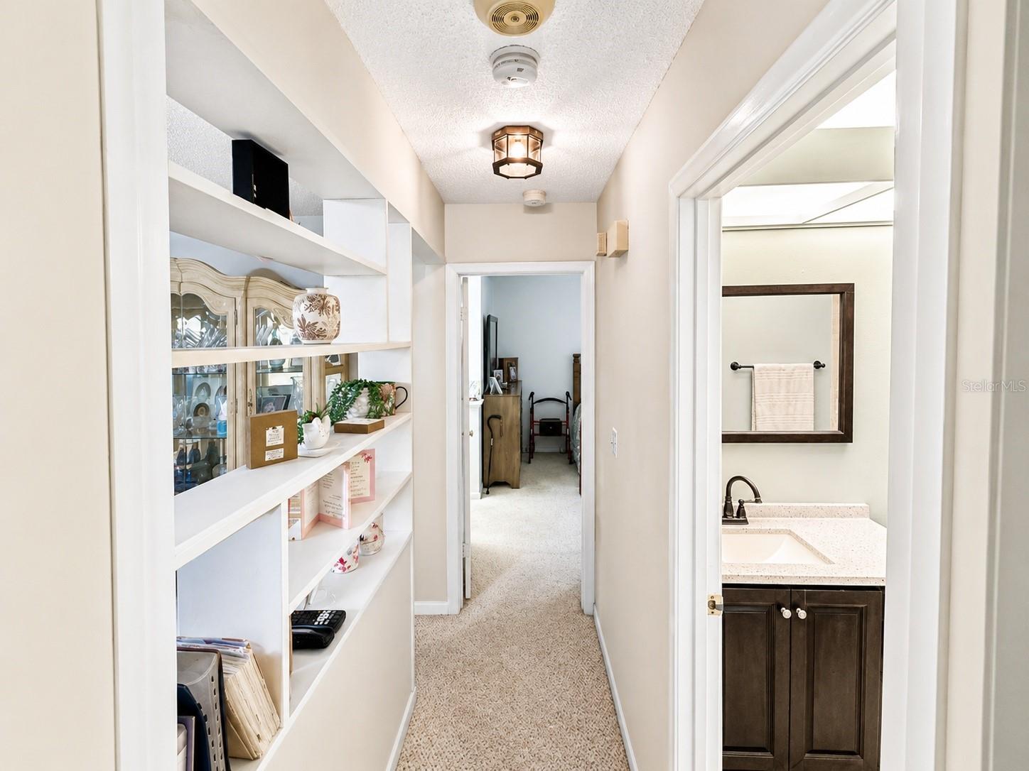 1131 Orange Tree Cir W #c Property Photo 3