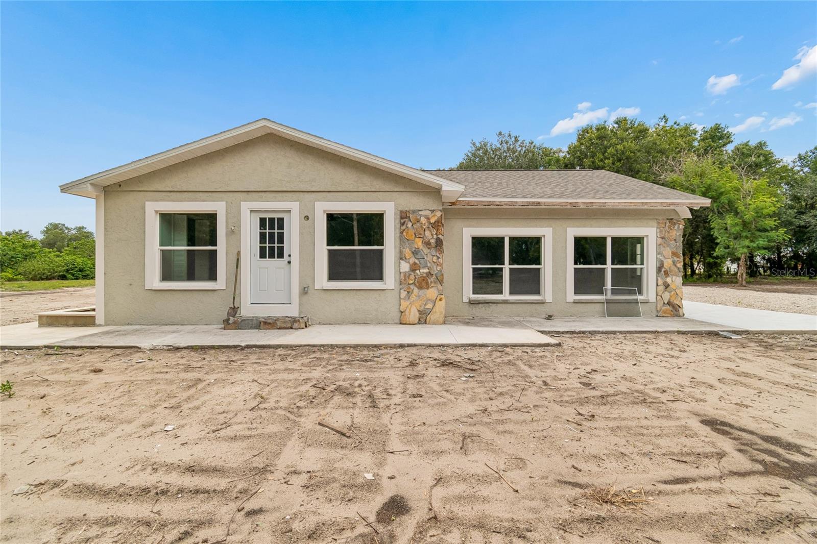 15628 Carlton Lake Rd Property Photo 2