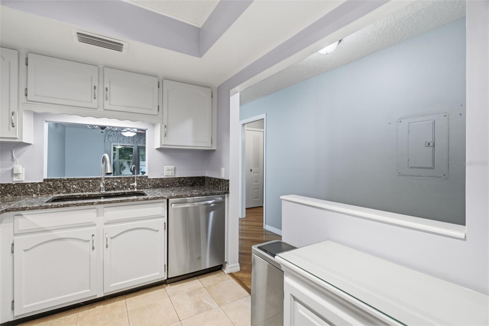 2250 Druid Rd E #603 Property Photo 6