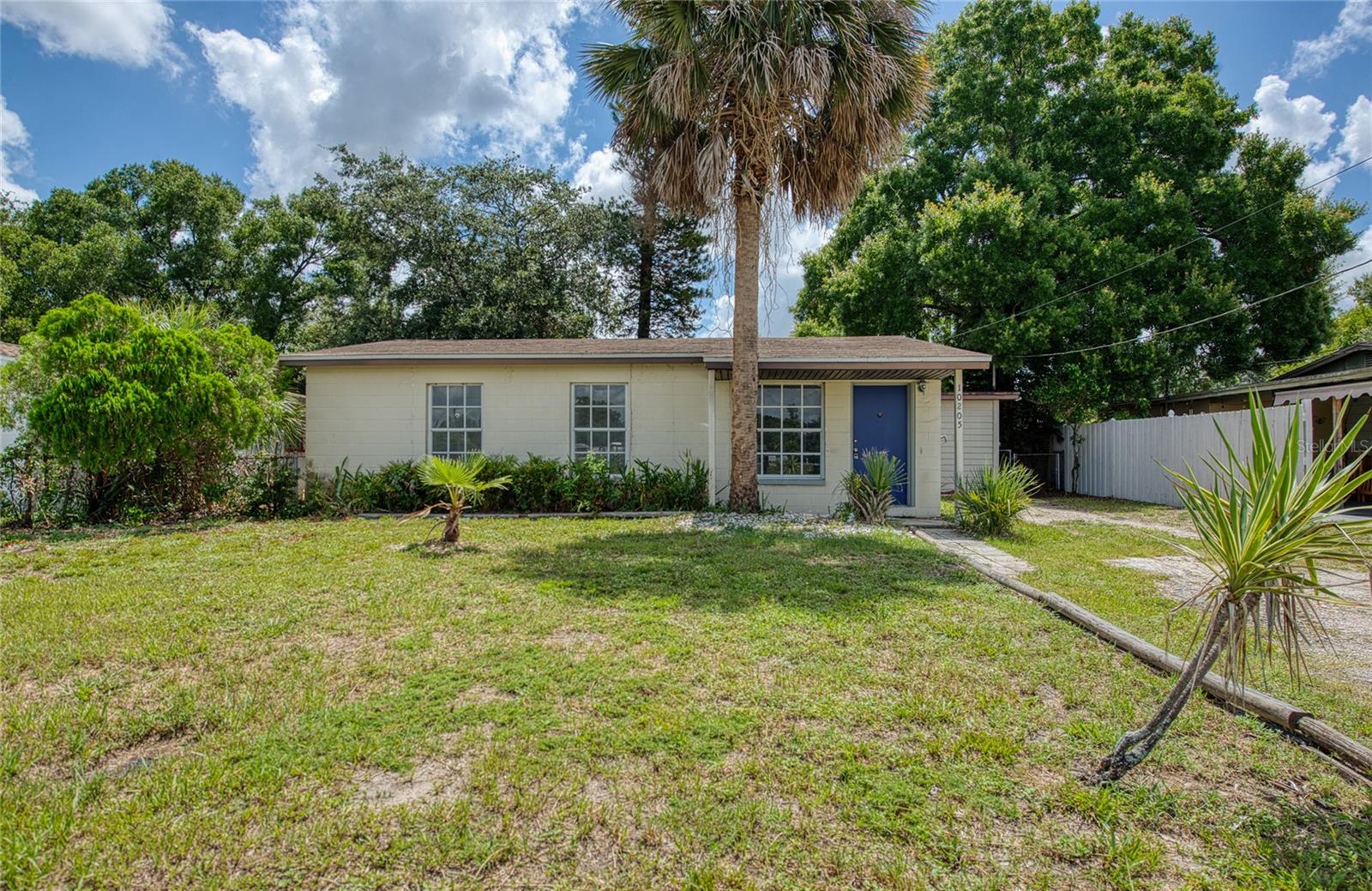 TB8525540 Property Photo 1
