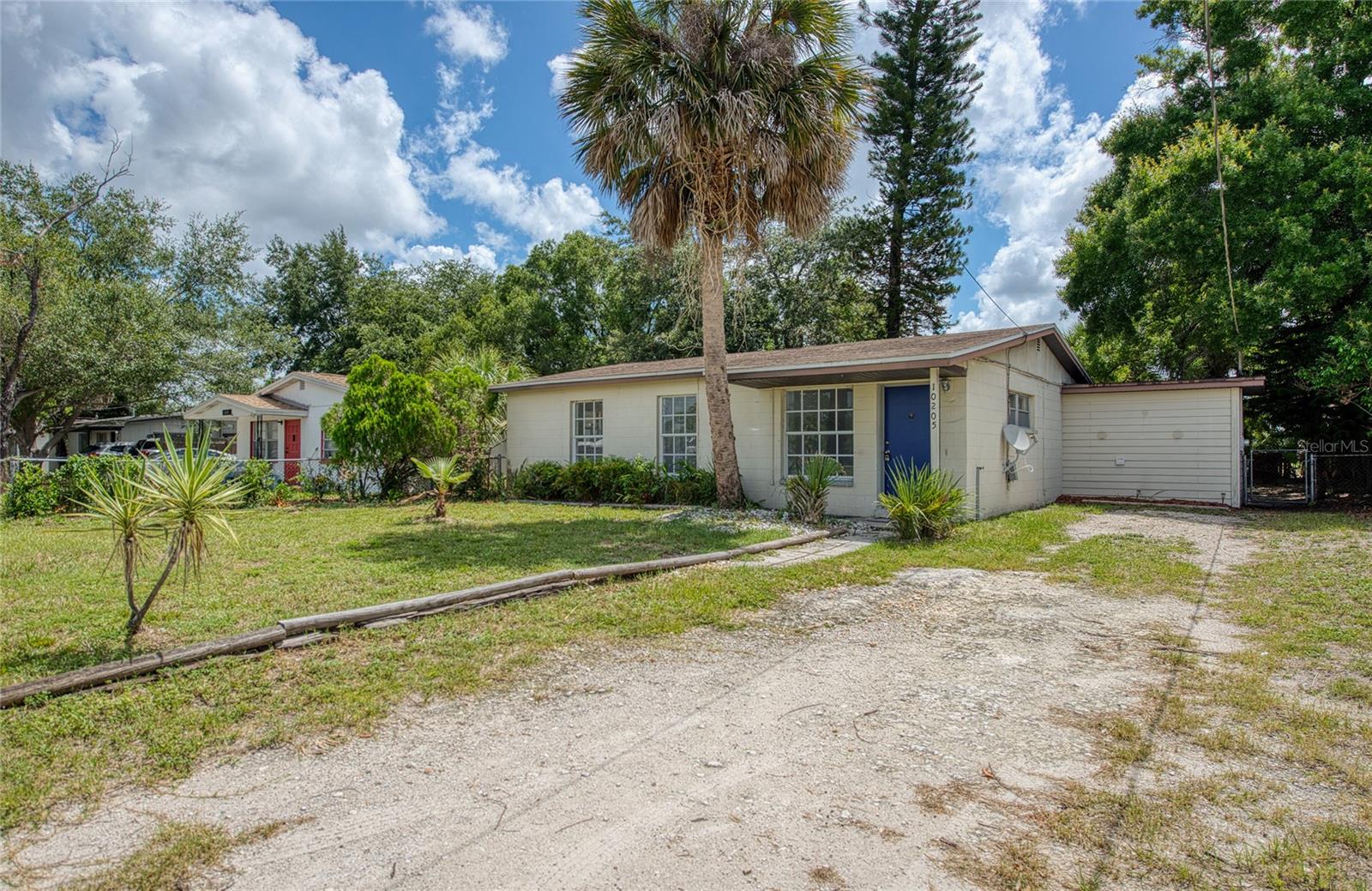 TB8525540 Property Photo 2