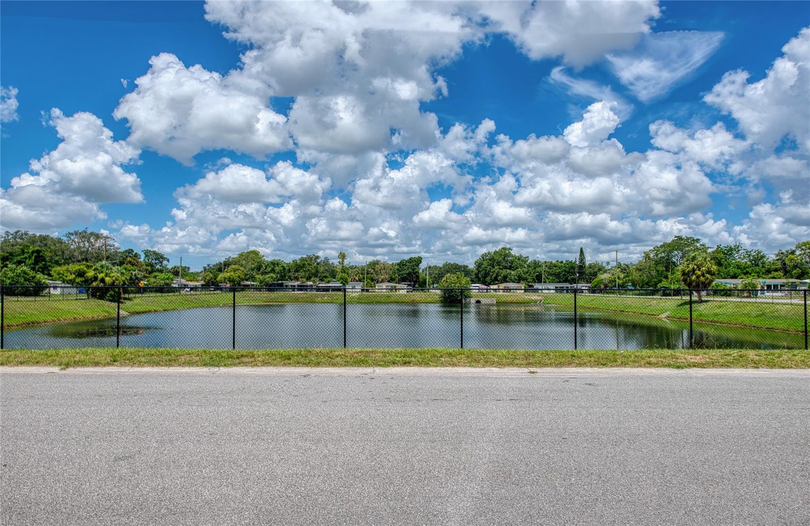 TB8525540 Property Photo 4