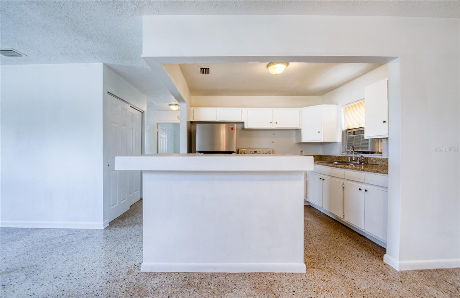 TB8525540 Property Photo 9