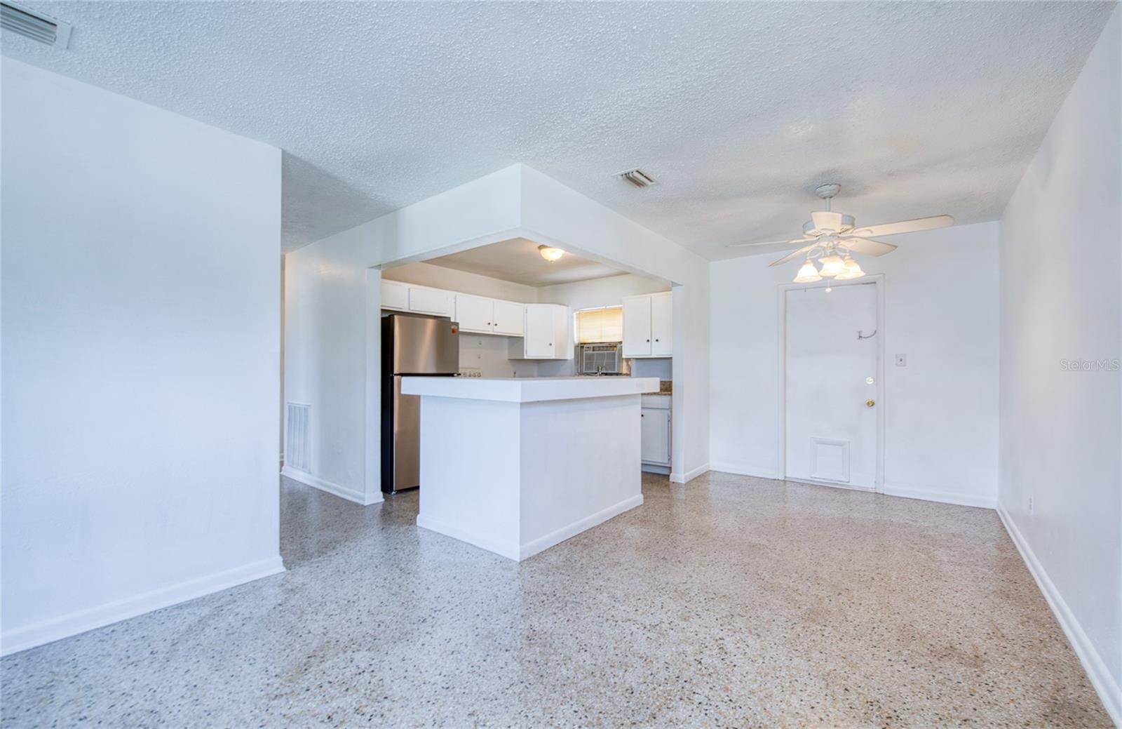 TB8525540 Property Photo 10