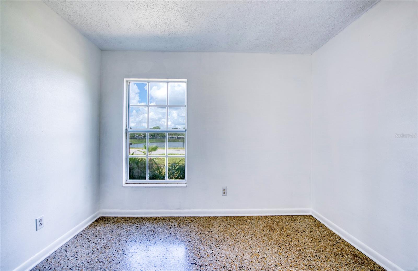 TB8525540 Property Photo 16