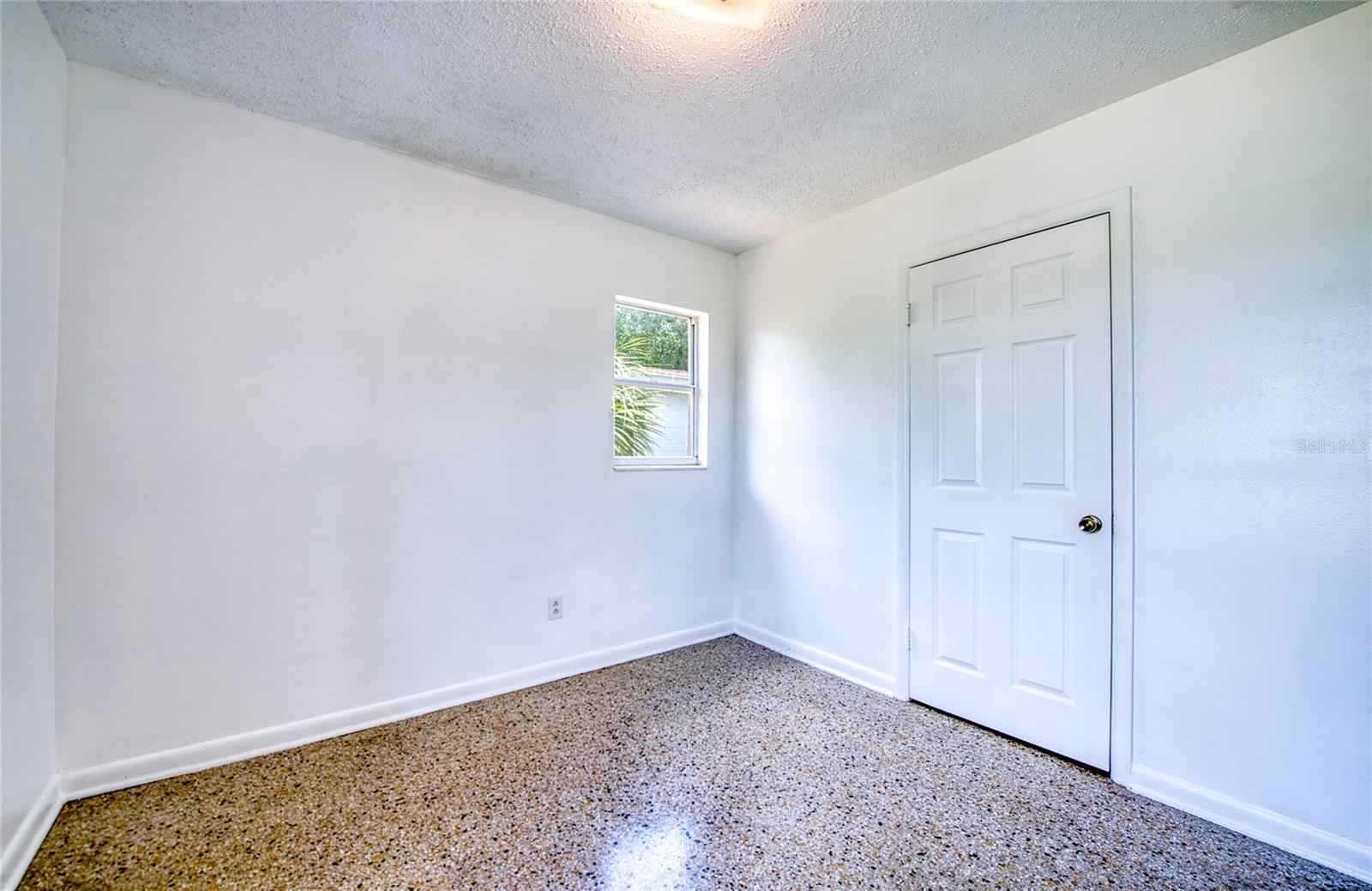 TB8525540 Property Photo 17