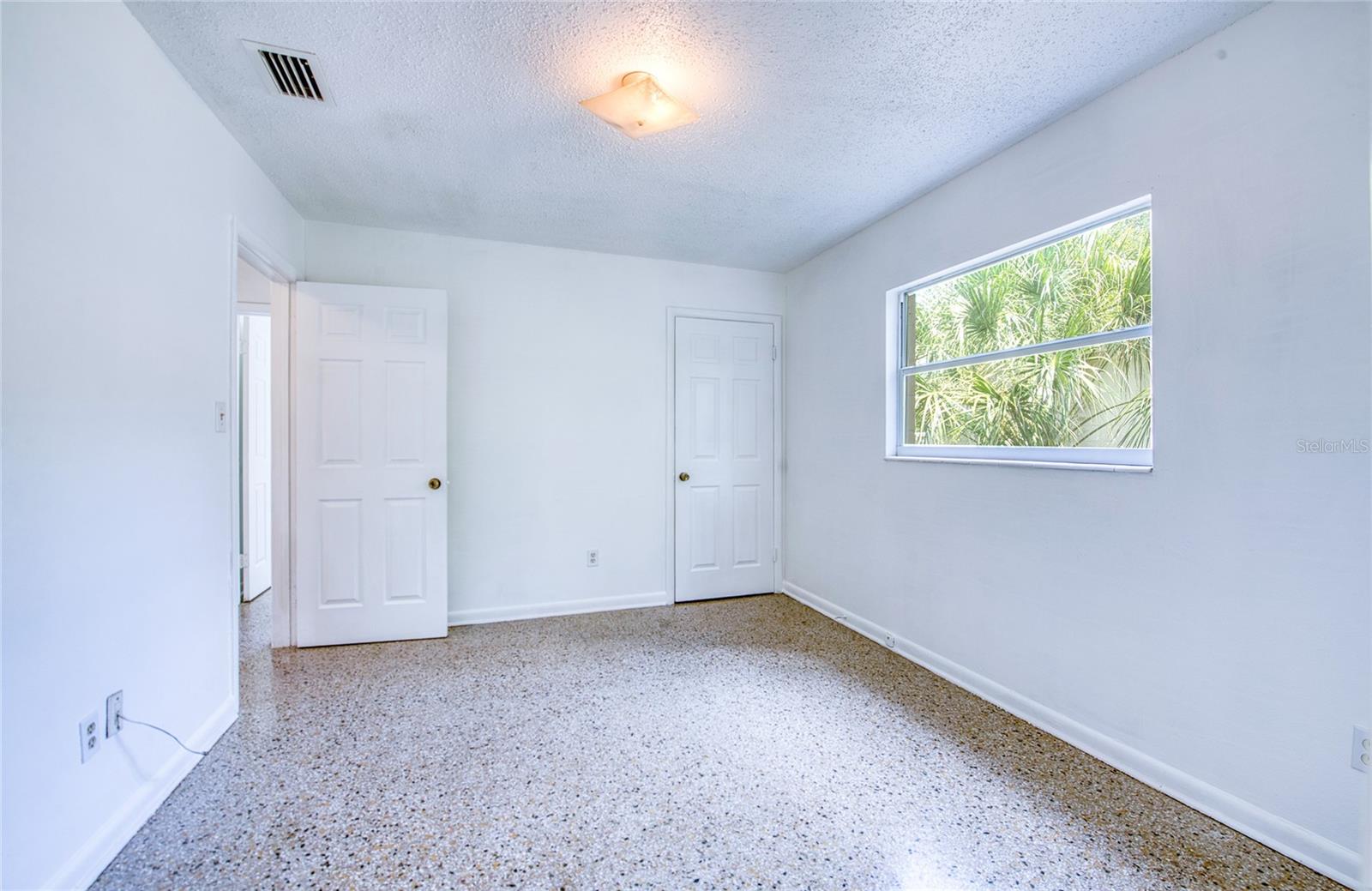 TB8525540 Property Photo 20