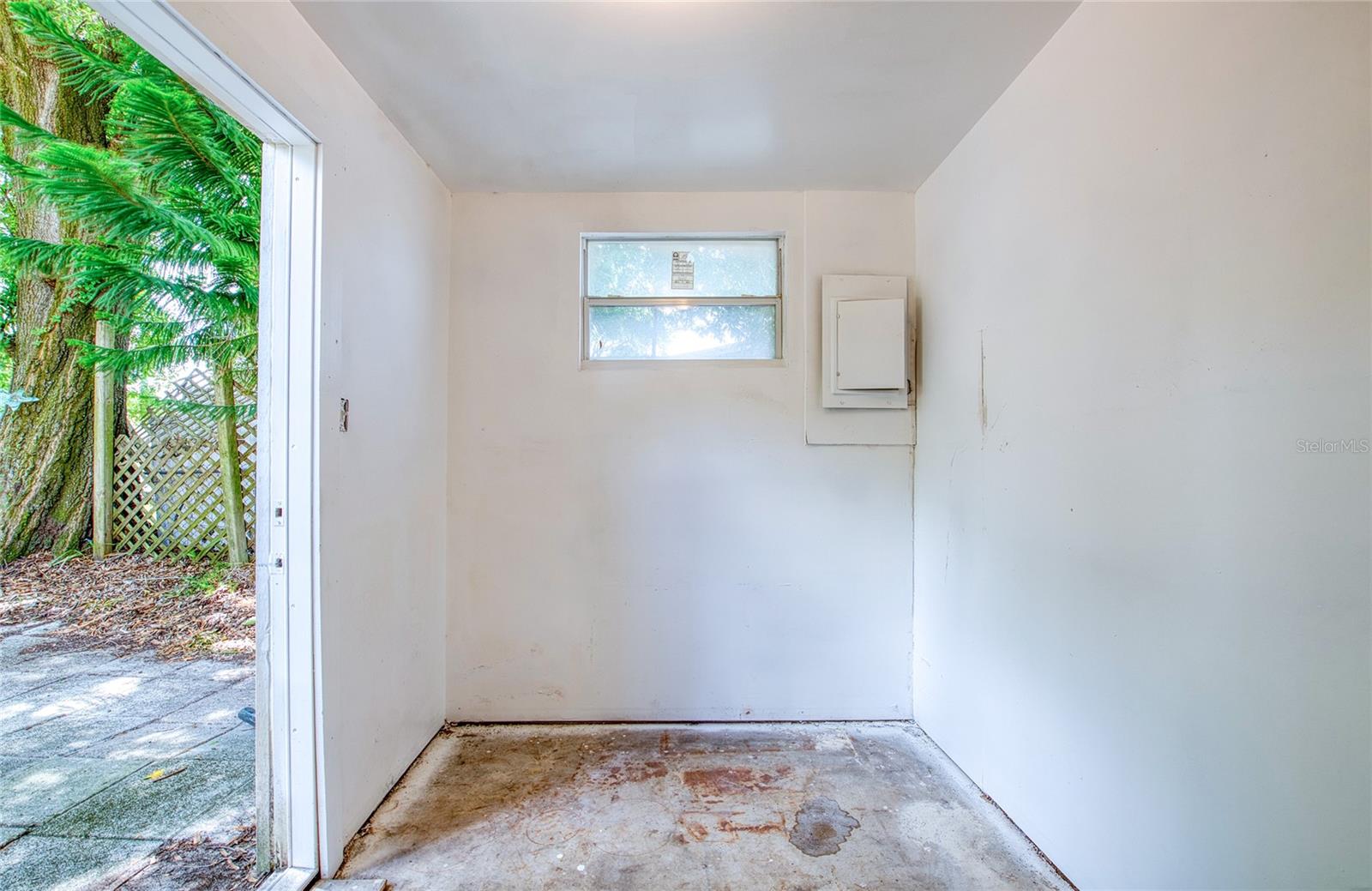 TB8525540 Property Photo 23