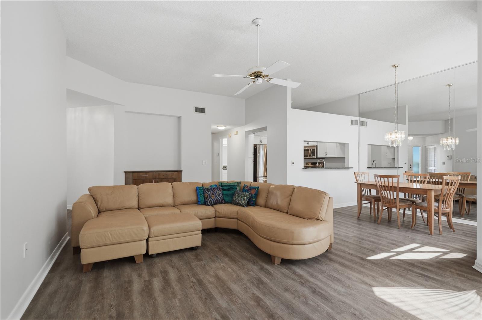 215 Clays Trl Property Photo 4