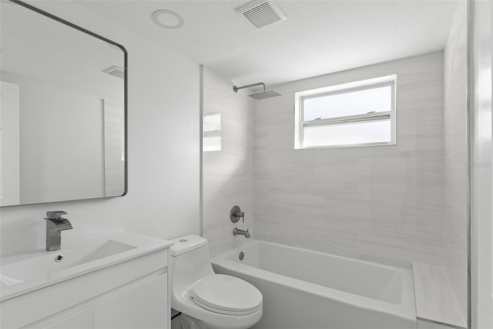 5931 Denver St Ne Property Photo 19