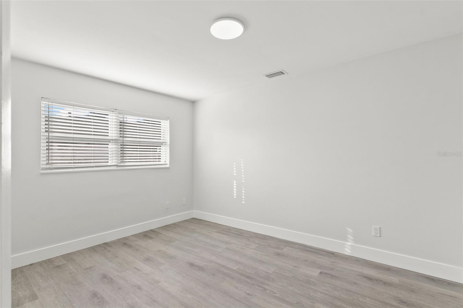 5931 Denver St Ne Property Photo 21