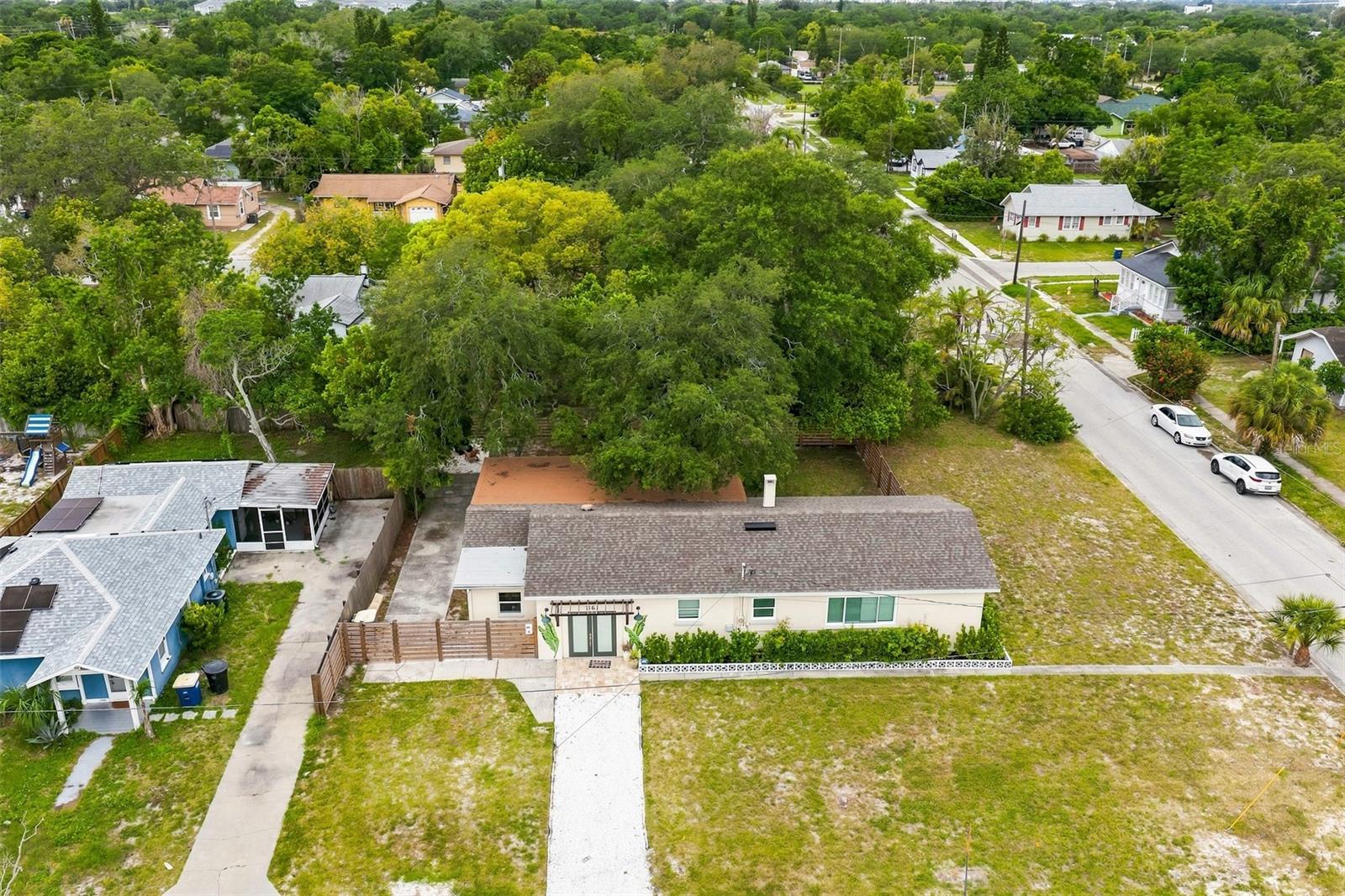 1161 Howard St Property Photo 4