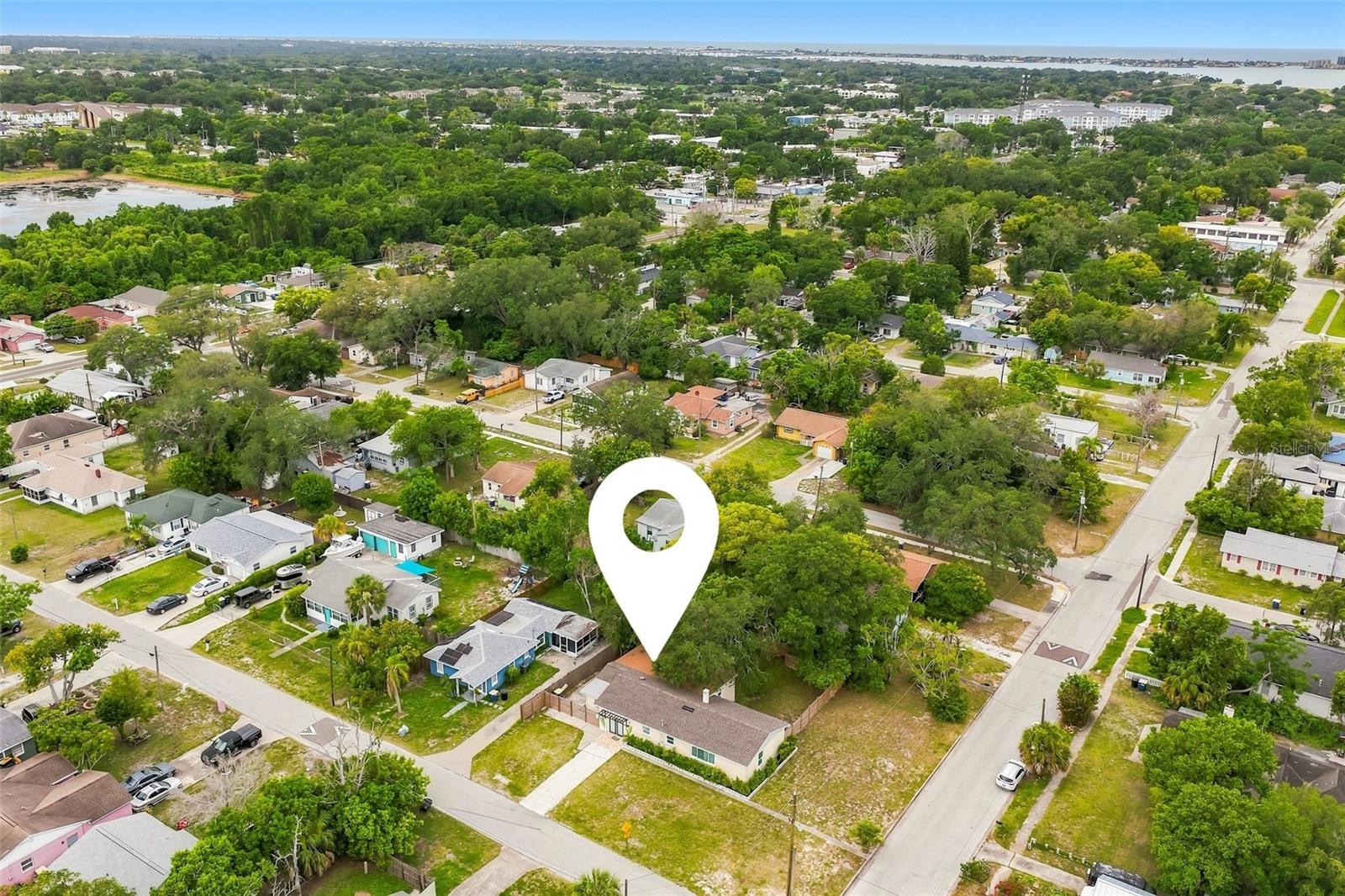 1161 Howard St Property Photo 6