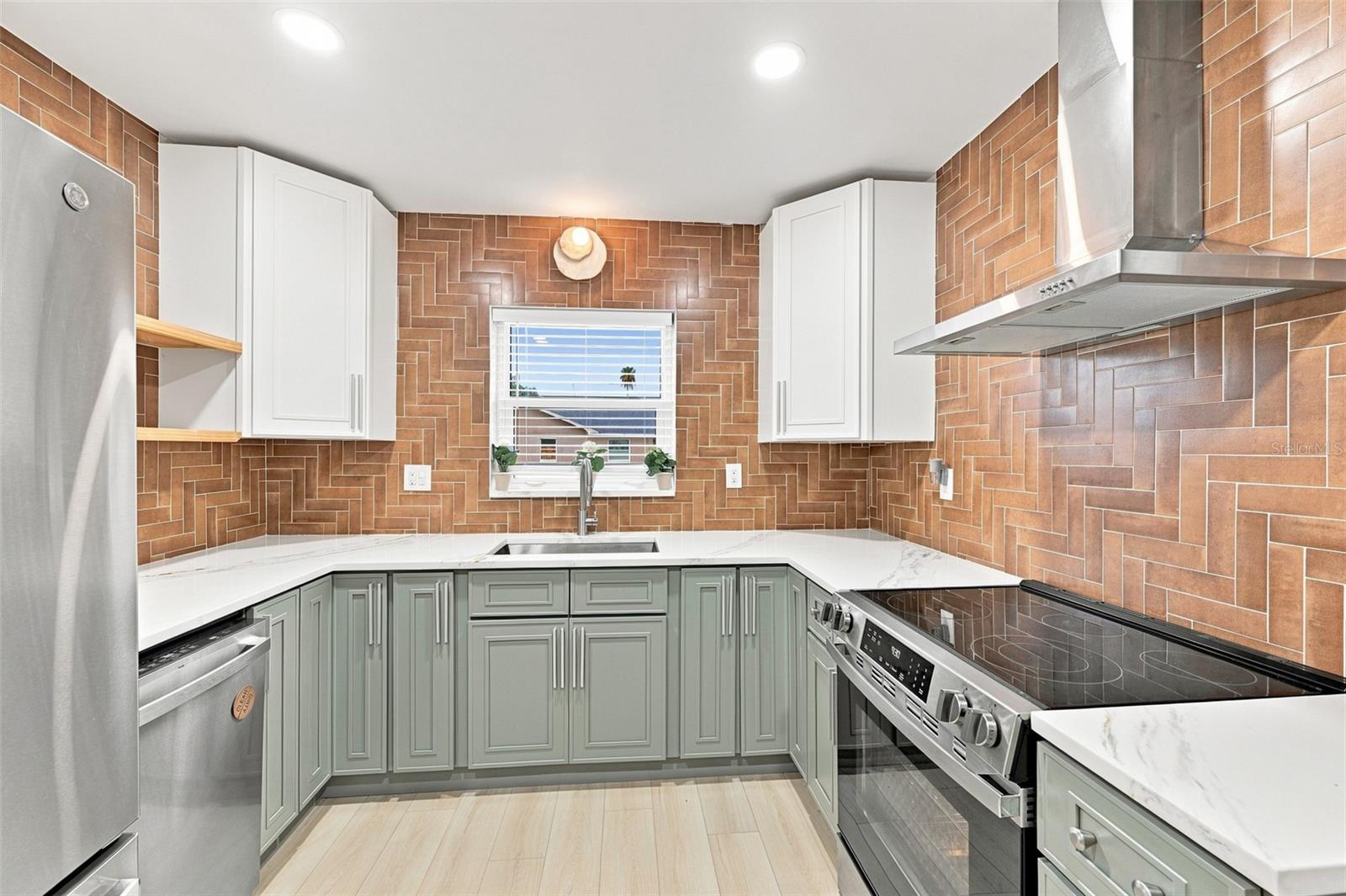 1161 Howard St Property Photo 15