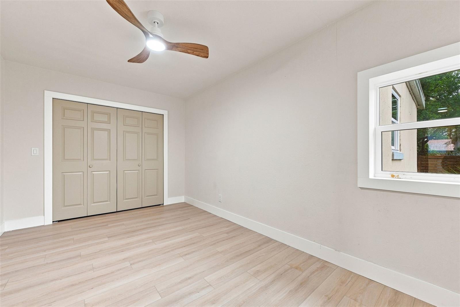 1161 Howard St Property Photo 20