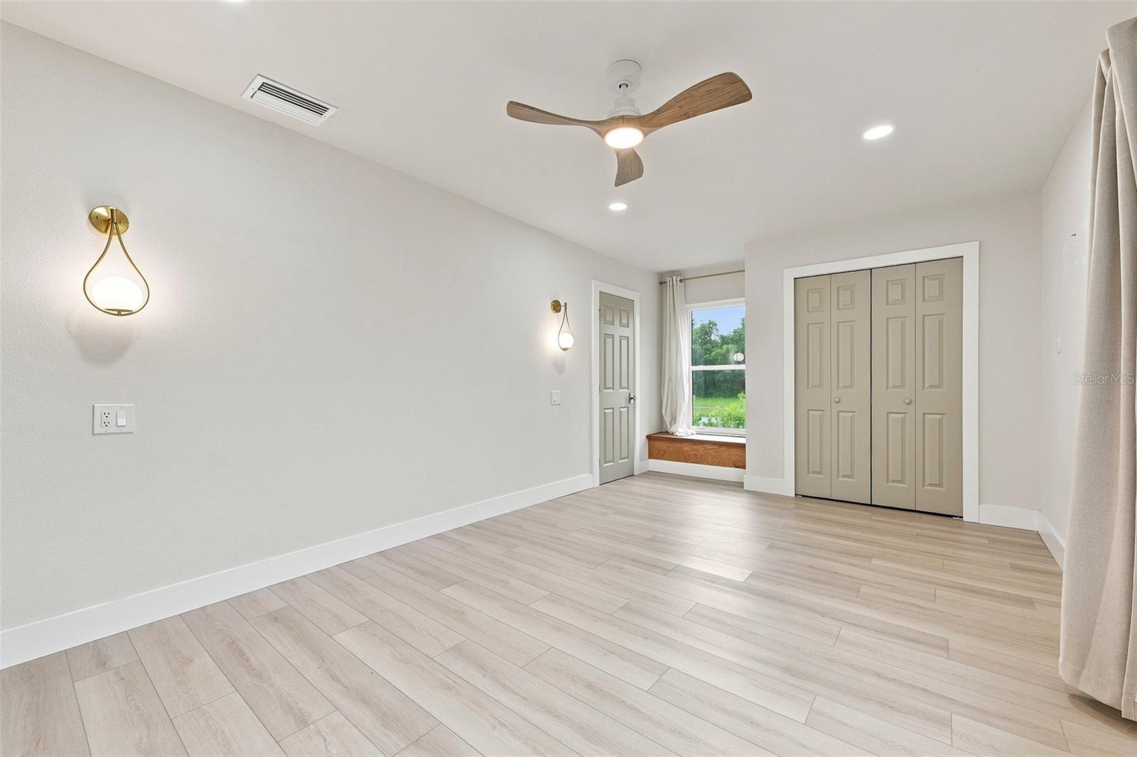 1161 Howard St Property Photo 27