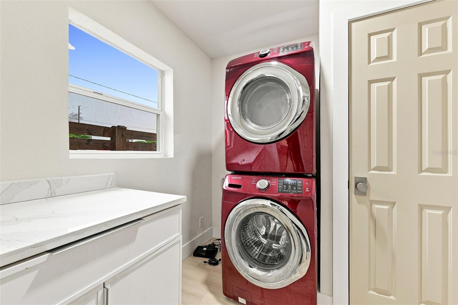 1161 Howard St Property Photo 33