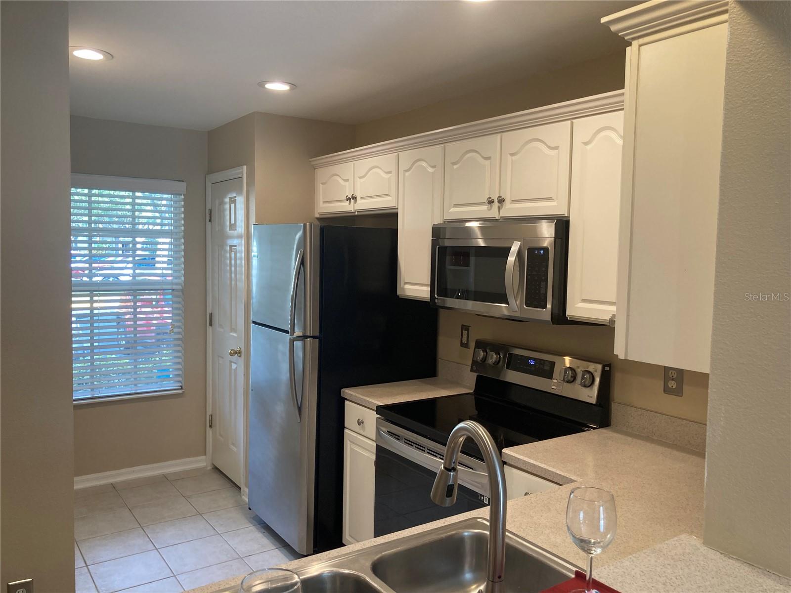 2533 Harn Blvd #2 Property Photo 4