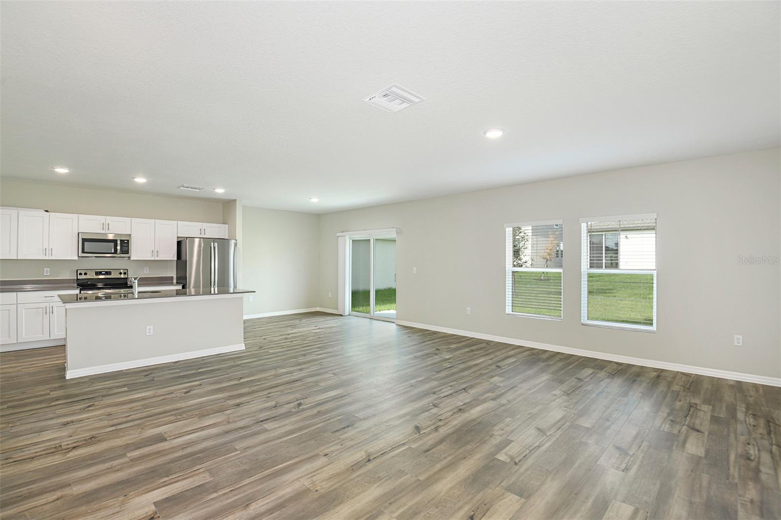 1739 Vanilla St Property Photo 3