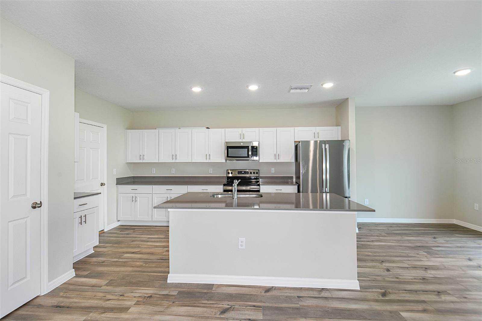 1739 Vanilla St Property Photo 10