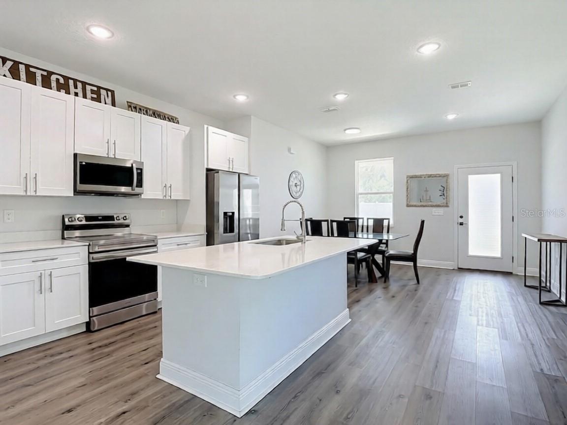 1101 Saint Tropez Ct Property Photo 3