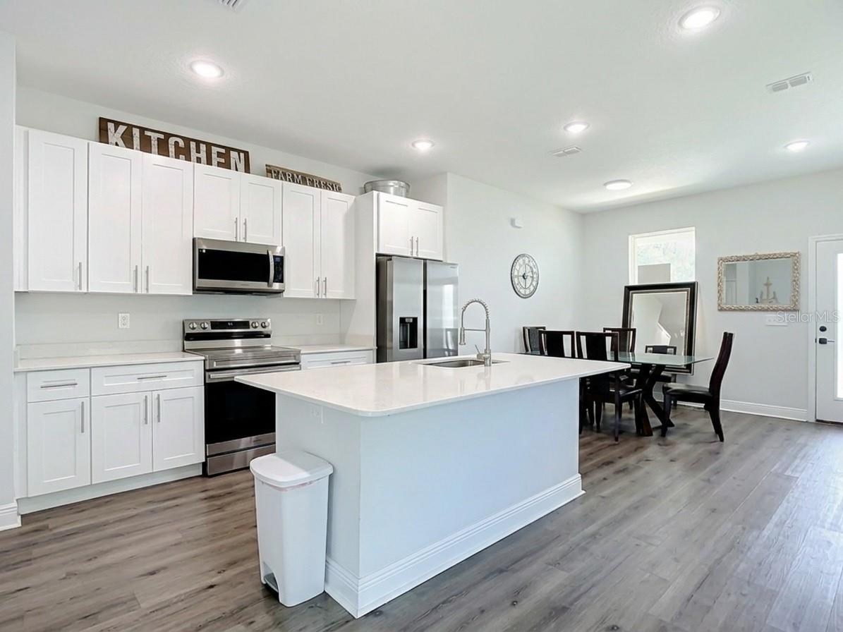 1101 Saint Tropez Ct Property Photo 8