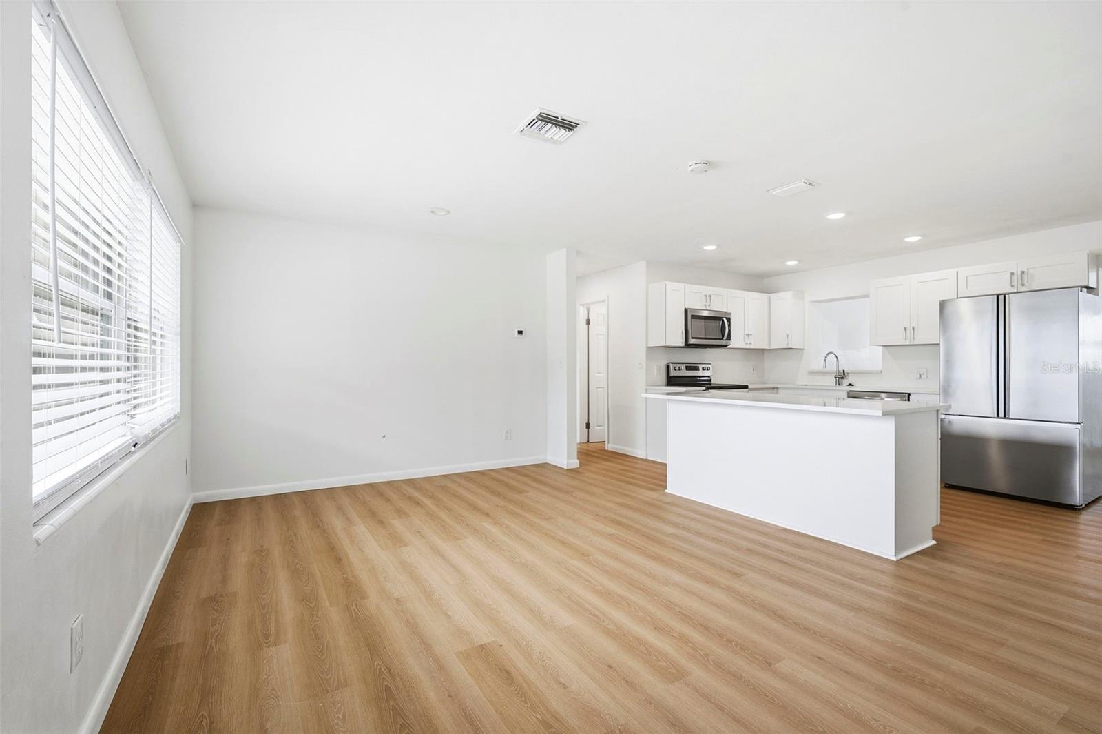 11354 123rd Ter N Property Photo 5