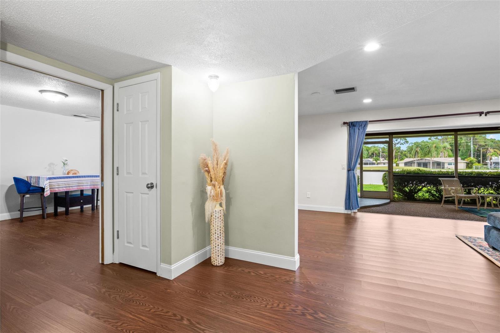 6729 Tequesta Dr Property Photo 3