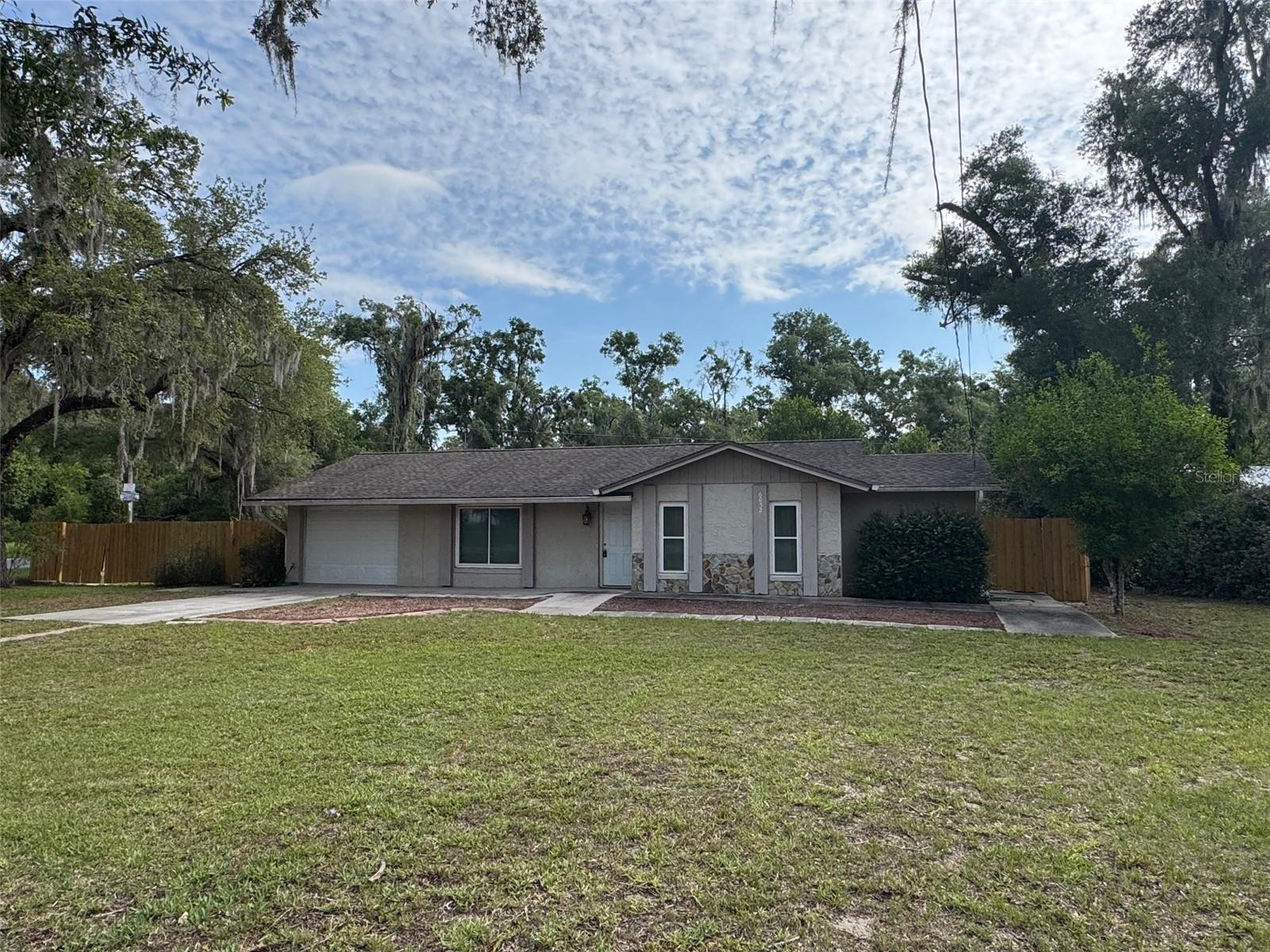 6052 Idle A While Cir Property Photo 3