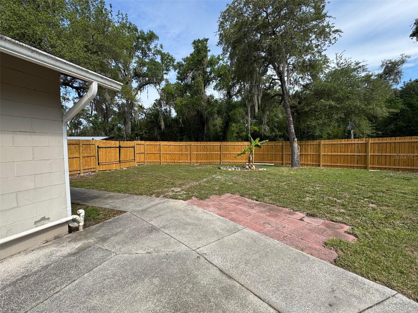 6052 Idle A While Cir Property Photo 5