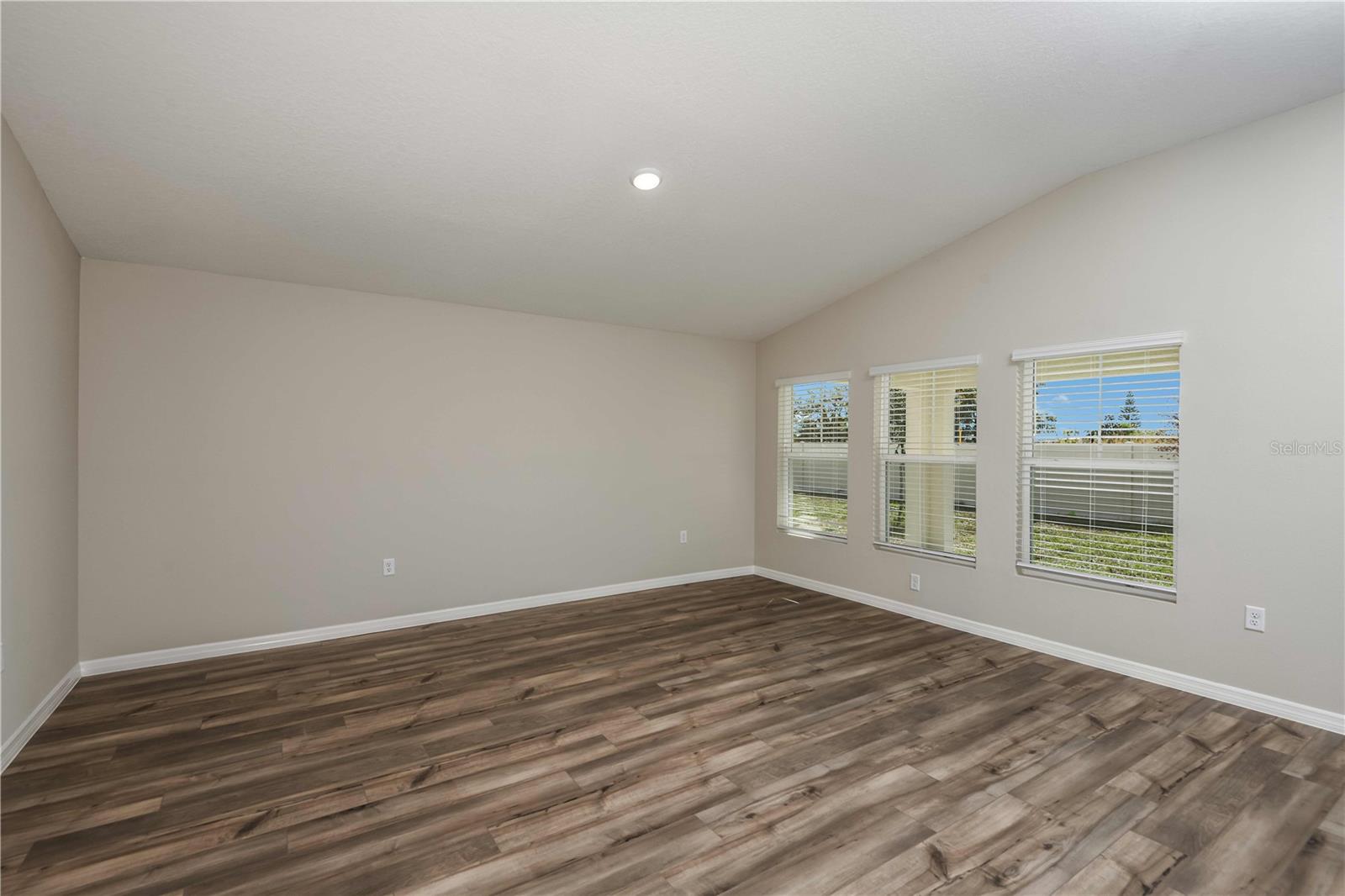 1362 Palmeroy Rd Property Photo 3