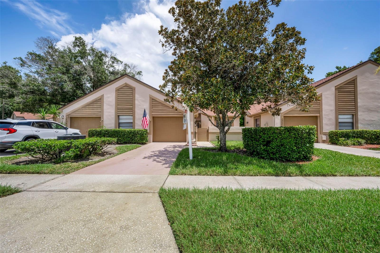 3477 Hillmoor Dr Property Photo 2