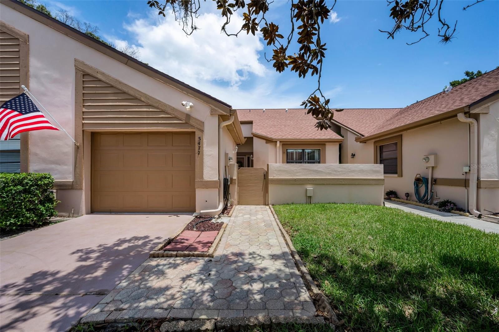 3477 Hillmoor Dr Property Photo 3