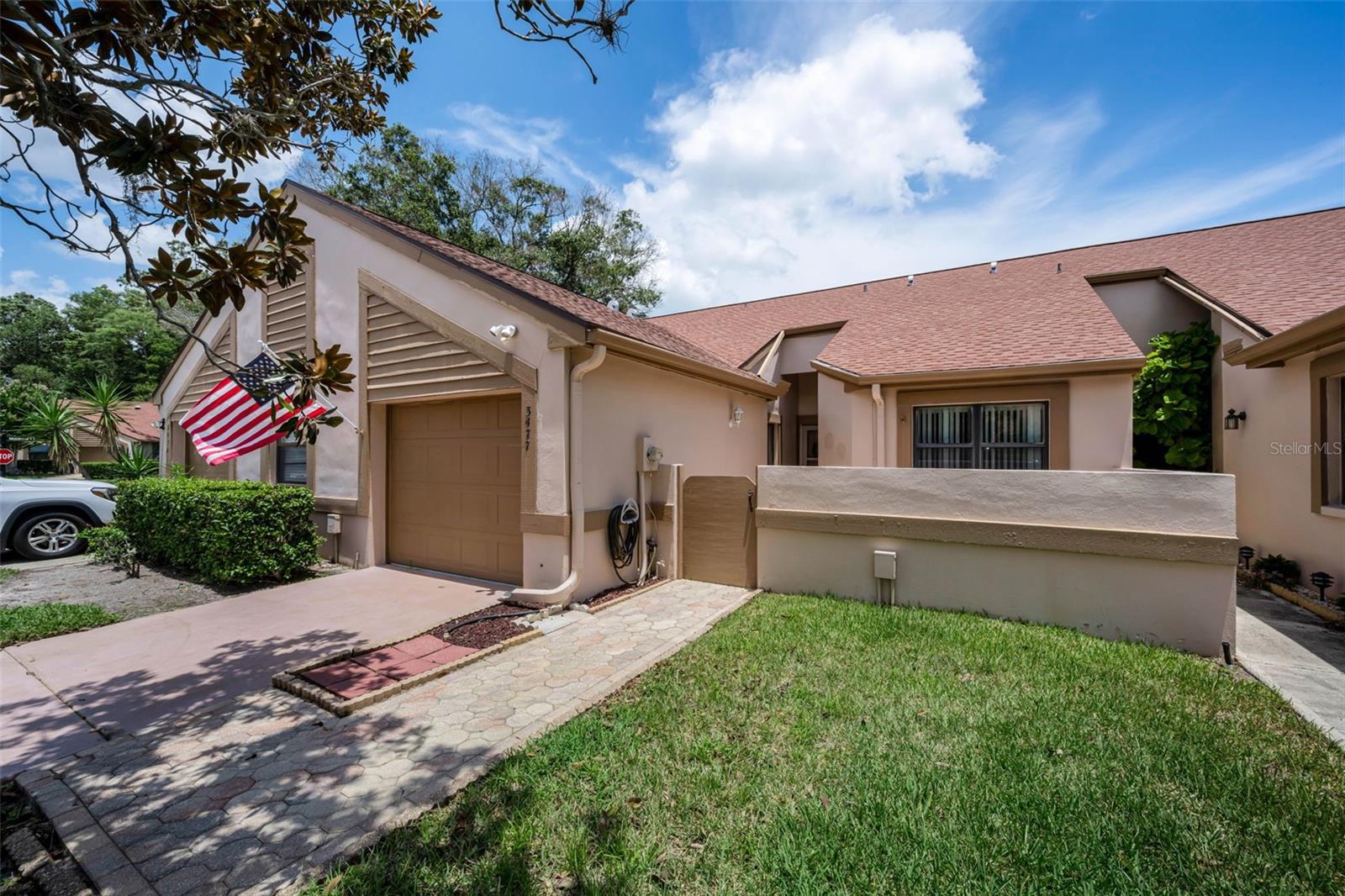 3477 Hillmoor Dr Property Photo 4