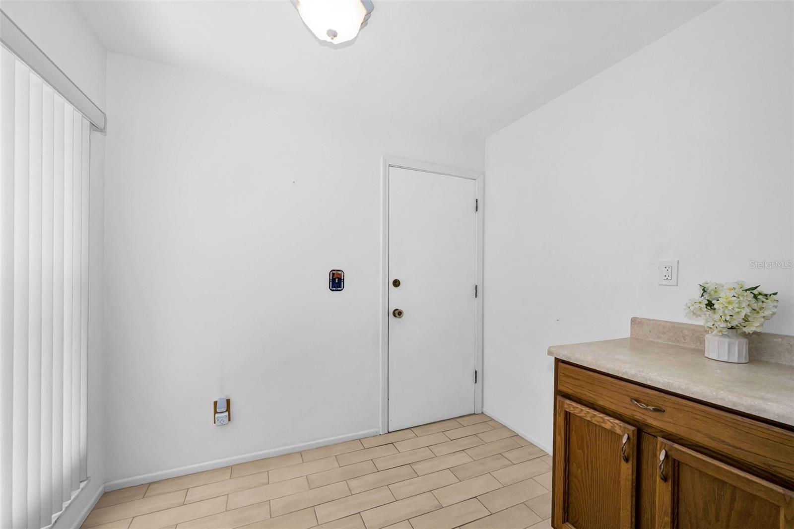 3477 Hillmoor Dr Property Photo 15