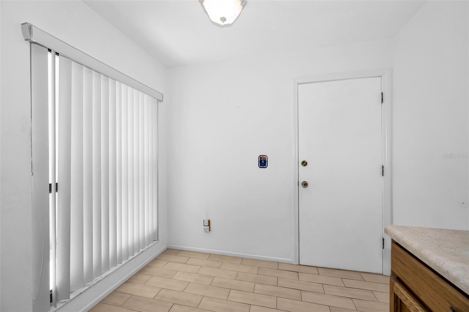 3477 Hillmoor Dr Property Photo 17