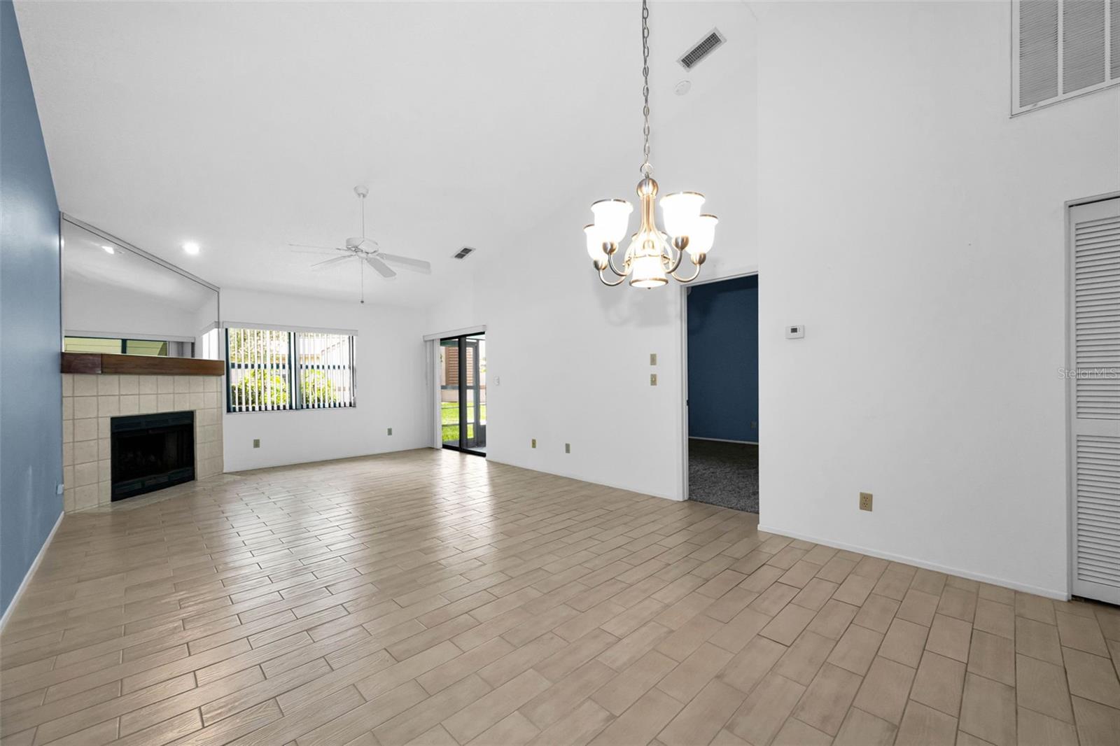 3477 Hillmoor Dr Property Photo 19