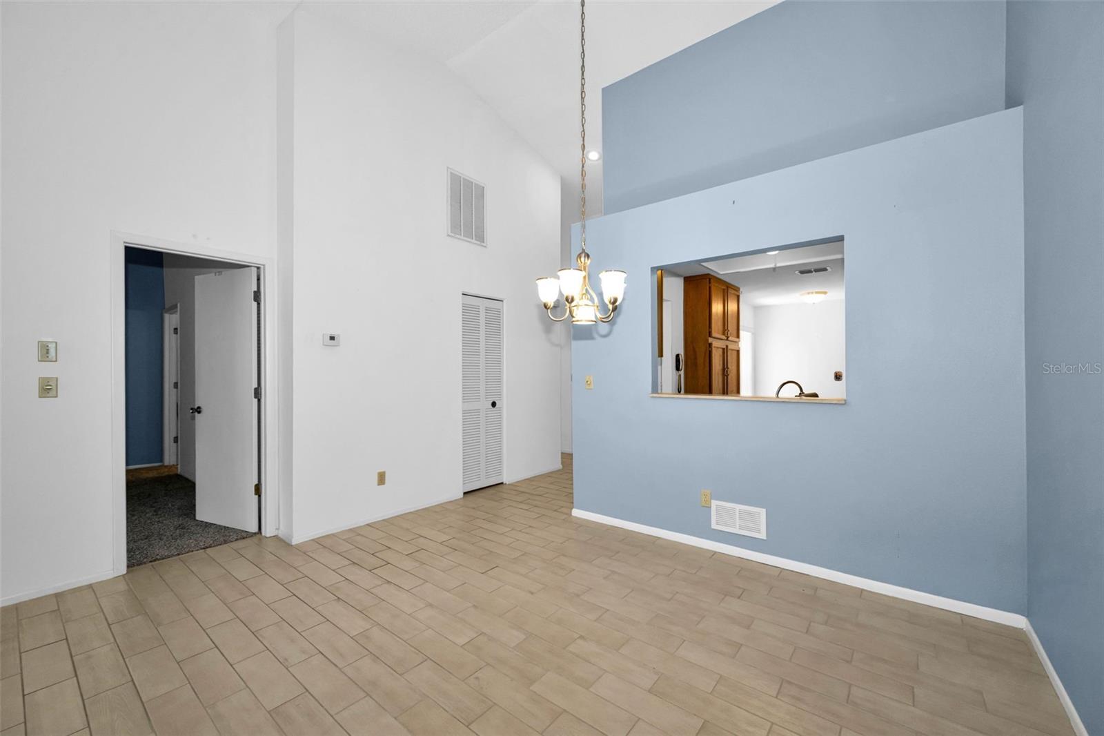 3477 Hillmoor Dr Property Photo 21