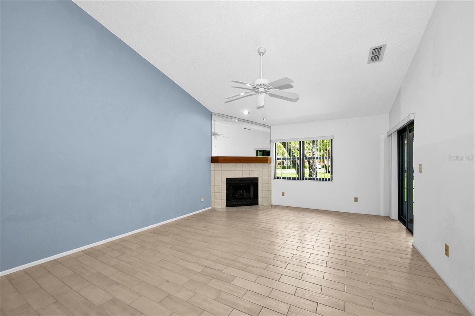 3477 Hillmoor Dr Property Photo 24