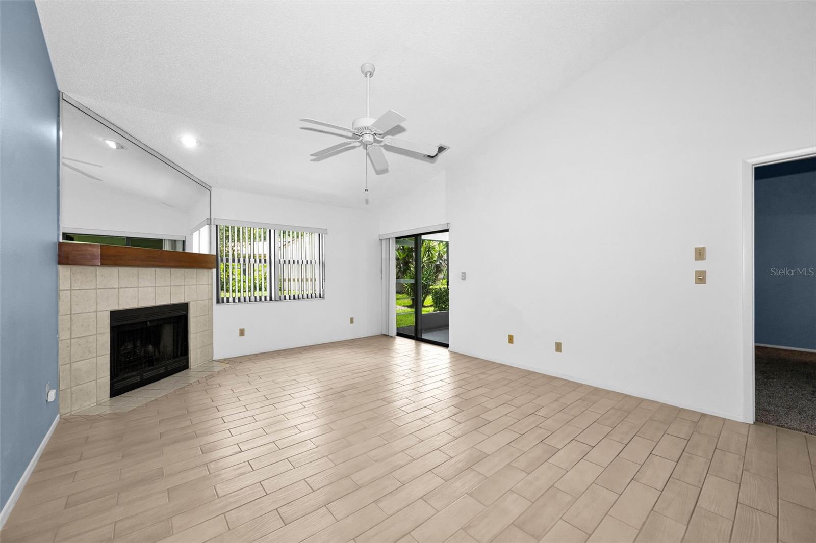 3477 Hillmoor Dr Property Photo 26