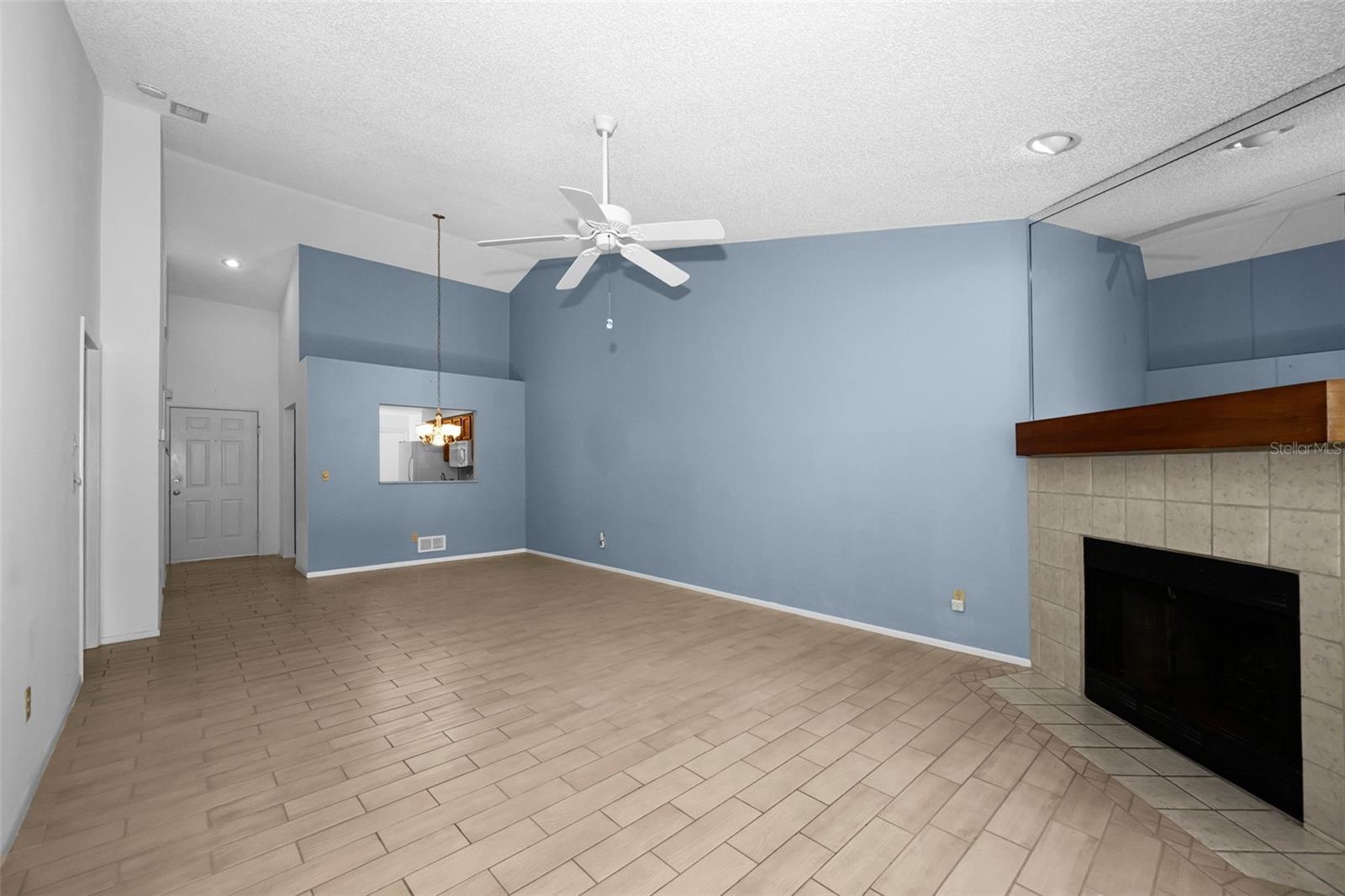 3477 Hillmoor Dr Property Photo 27