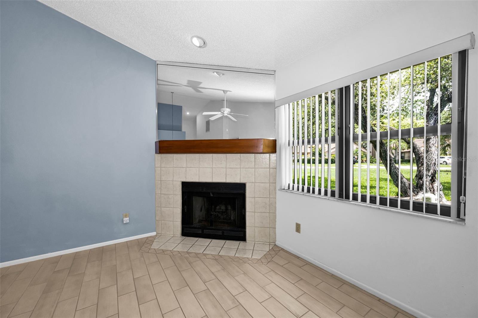 3477 Hillmoor Dr Property Photo 28