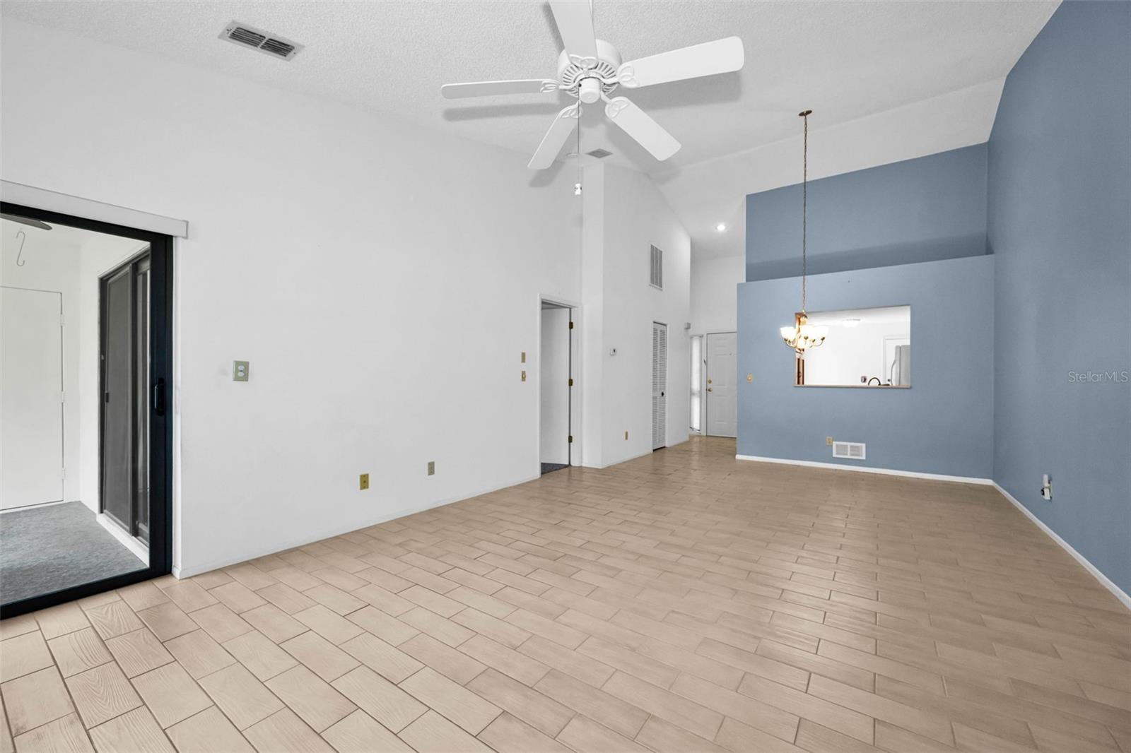 3477 Hillmoor Dr Property Photo 29