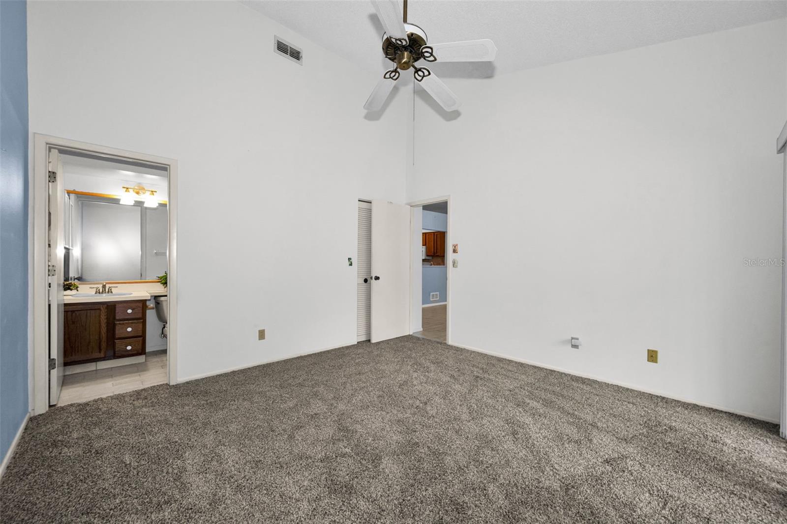 3477 Hillmoor Dr Property Photo 33