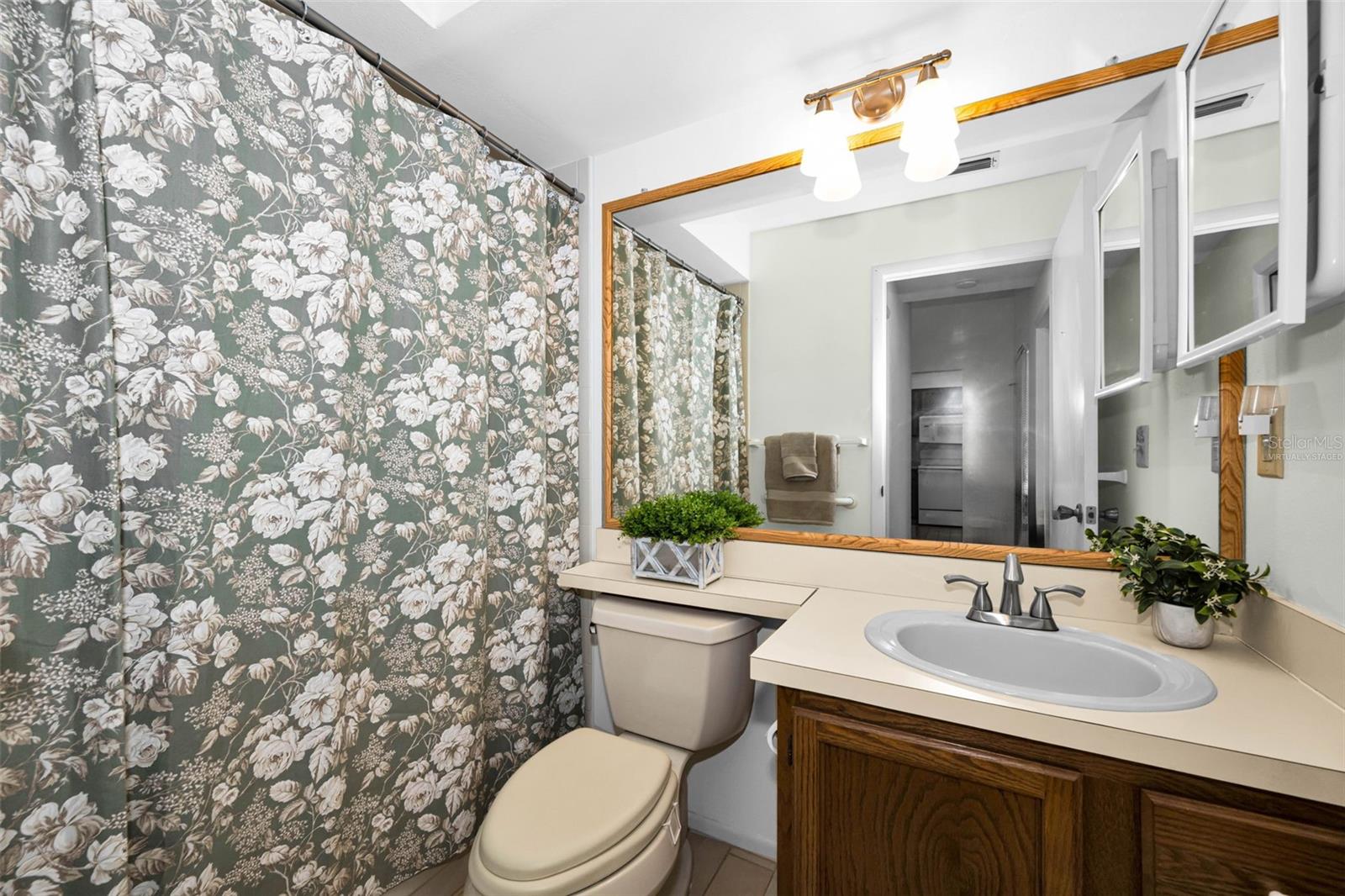 3477 Hillmoor Dr Property Photo 39