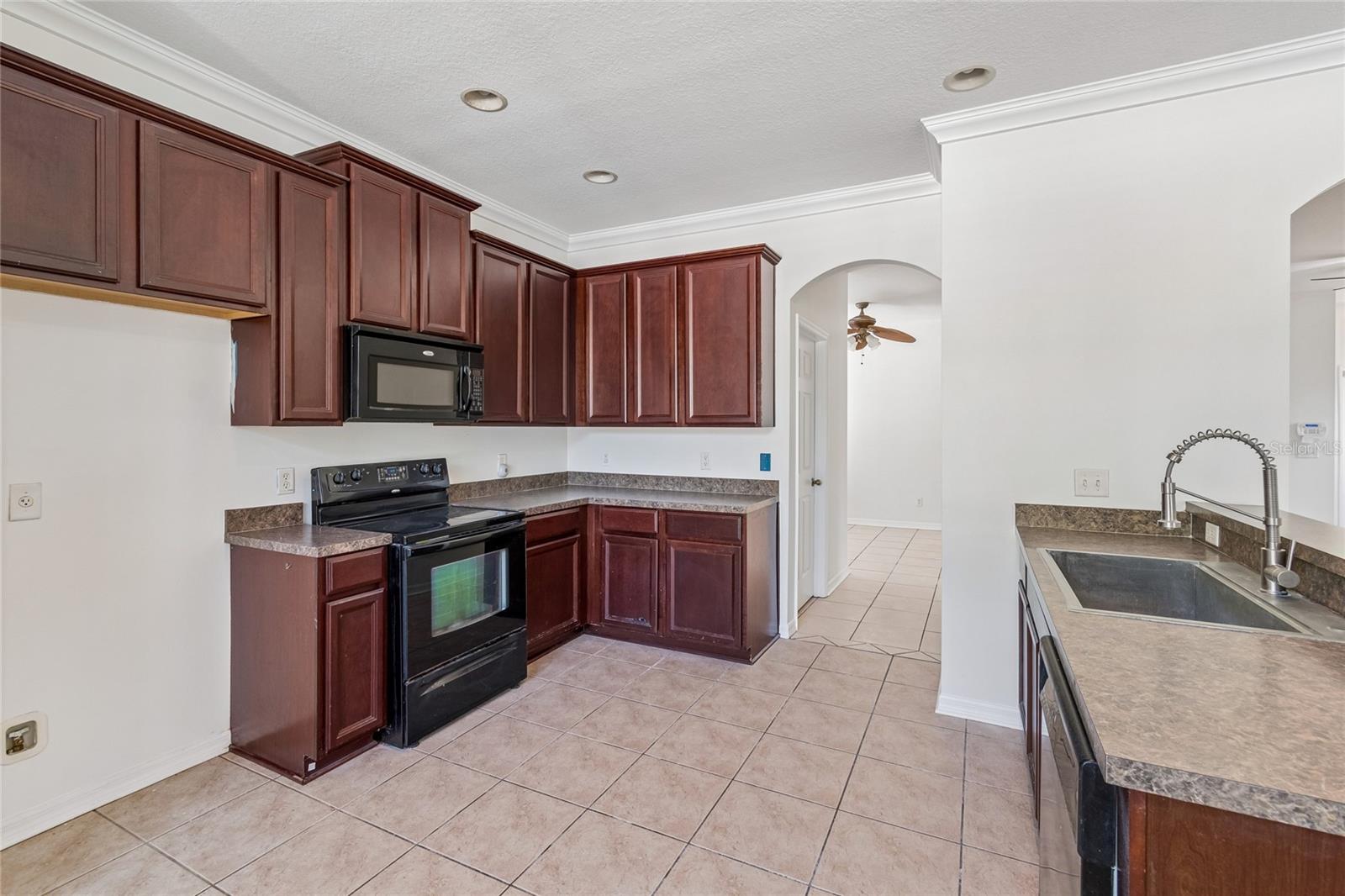 915 Windton Oak Dr Property Photo 12