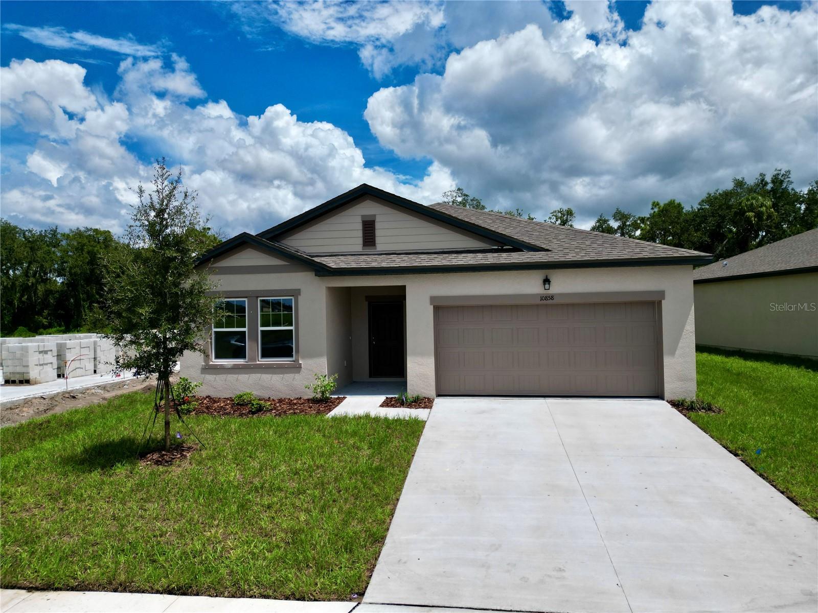 10858 CURVING CREEK LOOP Property Photo 1