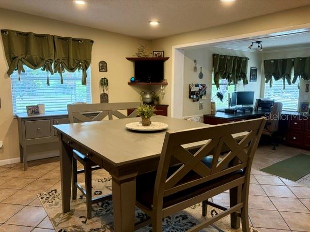915 Harbor Hill Dr Property Photo 4