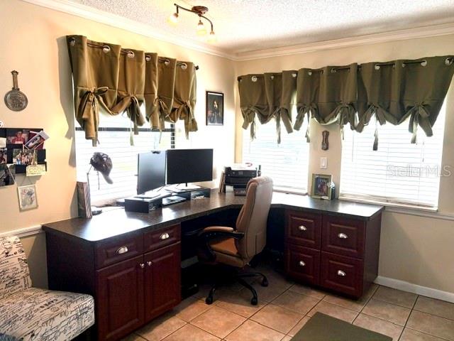 915 Harbor Hill Dr Property Photo 6