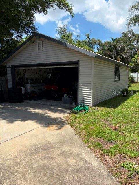 915 Harbor Hill Dr Property Photo 32